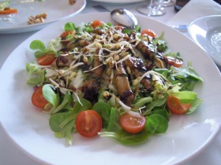 Ensalada templada  con tarantela de atún