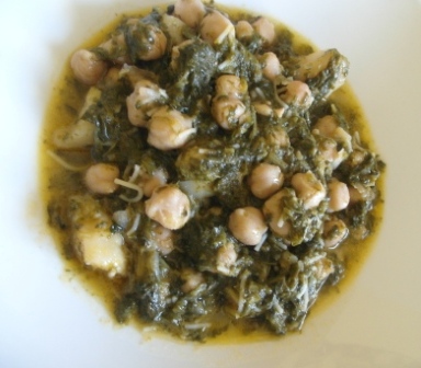 Garbanzos con espinacas y fideos