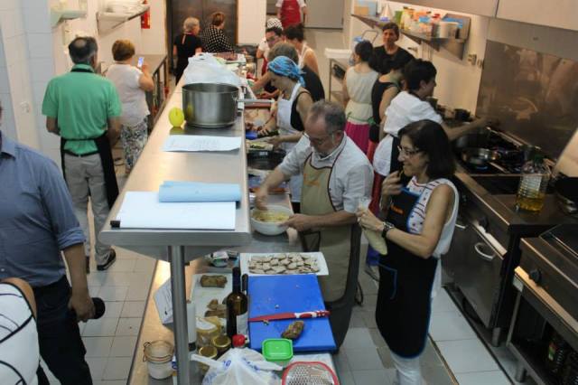 10155158_671603466272559_6937833038235693_n